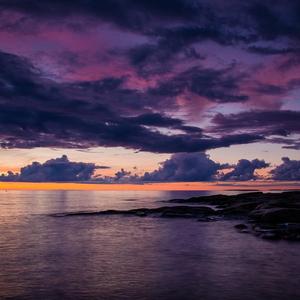 与我无关 -从清晨惊醒到再次入睡这迷朦间的一次呢喃 伴奏