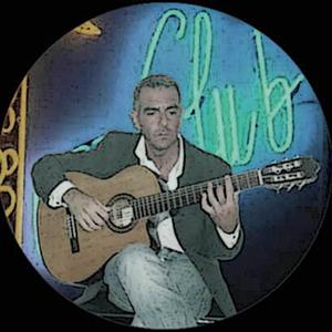 Passeggiando mani in tasca