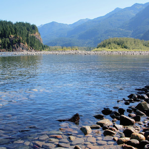 Riverside's Meditative Echoes