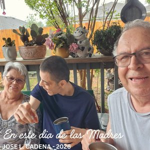 EN ESTE DIA DE LAS MADRES