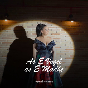 As e Vogel As e Madhe / Kur Mi Zbrisje Shkallet / Kur Ma Lozje Vallen / Sy Larushja (Kolazh)