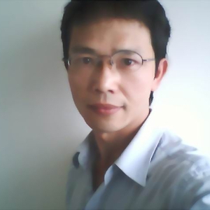 月照青石小巷空