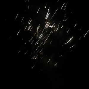 散场的拥抱（翻自 倪安东）