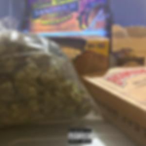 Sponsored (feat. Vonne Roulette)