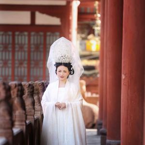 卫洋华音乐作品：《她来劈开这山》