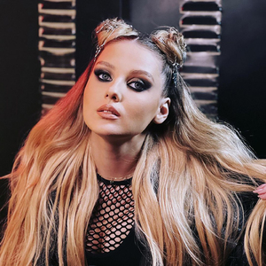 Salveaza-Ma De Mine (Live)