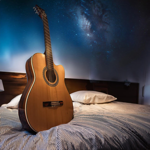 Deriva Silenciosa De La Guitarra