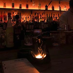 隔壁卡座的女孩