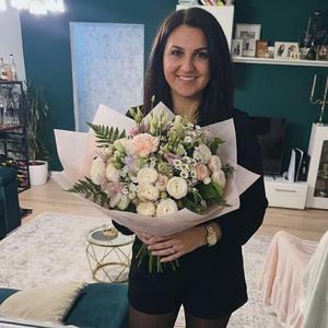 Він
