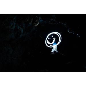 웃음을 지어본다