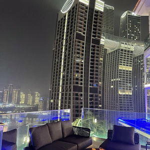 我只身参加婚礼