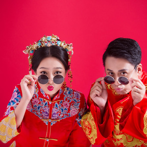 《黑白配的故事》