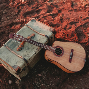 Mía (Casa Abandonada)