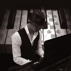 Home Safe (feat. Réjizz)