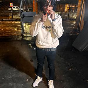 Walk In (feat. BabyGGlo)