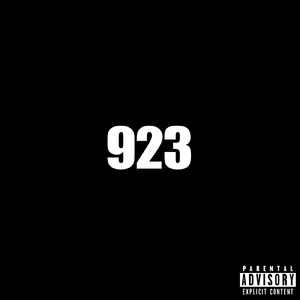 923