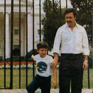 BULLETS FLYIN! (feat. Sheluvmaxxx)