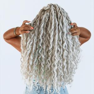 מחוץ לסטודיו