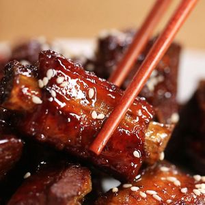 새콤달콤한 갈비（糖醋排骨）