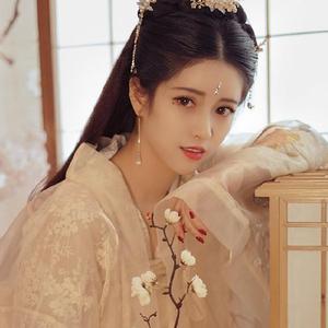 暴风里的向日葵