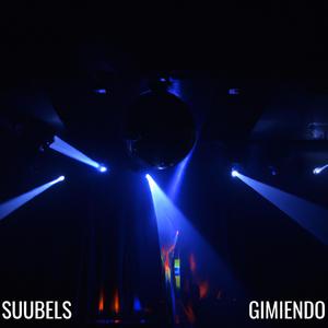 Gimiendo
