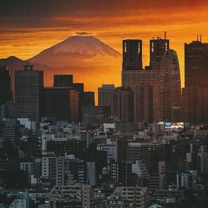 空が赤く染まる