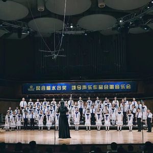 拾稻穗的小姑娘（童声合唱）现场版