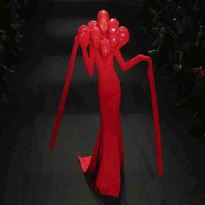 why's my money red..?