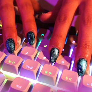 Arranhão De Plástico Com Pregos E Clique No Teclado