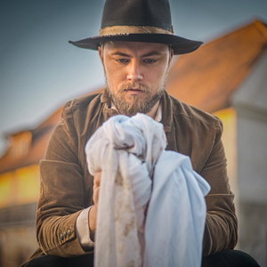 Ze svatebních šatů