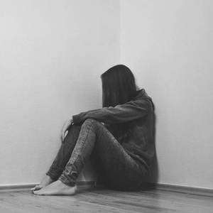 躲在角落里想你