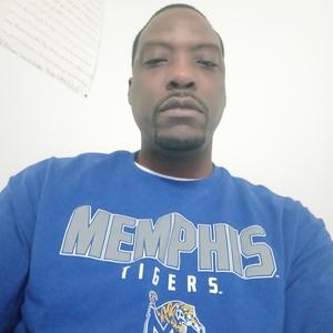 Y.L.O.M. (feat. Sky the Anti, P.A.G & Mack June) (Radio Edit)