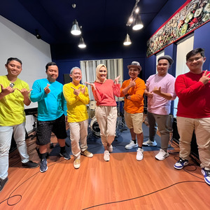 Bermain Layang - Layang