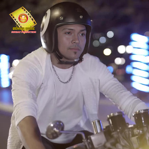 គ្មានអ្វីស្រស់ថ្លាជាងស្នេហាយើង