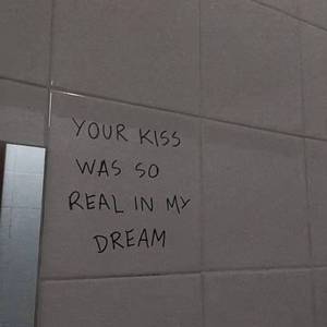 i saw her at the club but she didn‘t answer me