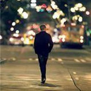 心在滴血泪在流