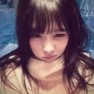 她