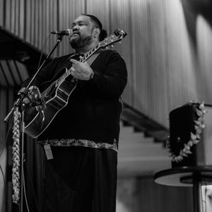 E Mo'omo'oga e (LIVE at Malisi Ball)