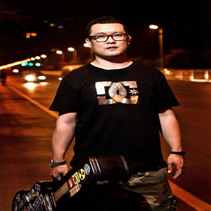 嵩山路夜晚没有路灯