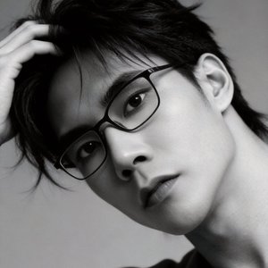 石牌路口站摇滚公交车