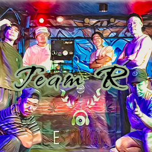 手をとりあって