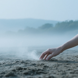 薄いまくに息がふれて