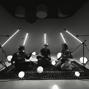 Oigo Tol (Live) [feat. Kylymdar & Jibek Maadanbekova]