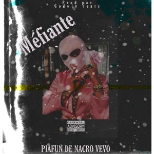 Méfiante