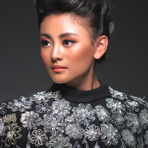 爱 （作词：杨鹤城 作曲：李砚）