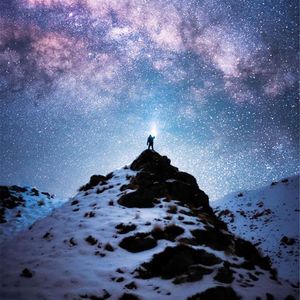 充斥着宇宙电波和月光的梦