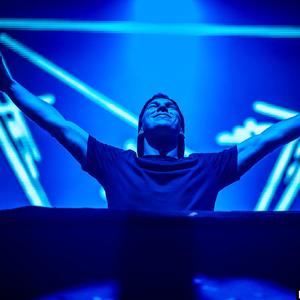 Hardwell-Run Wild（Julian Remix）