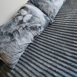 Möröt sängyn alla