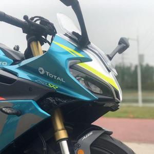 后来春雨落汴京，只君一人雨中停