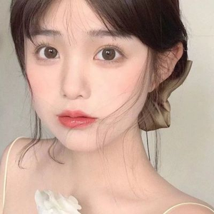 回忆是抓不到的月光握紧就变黑暗